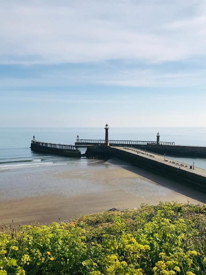 Low Tide Whitby Exterior foto